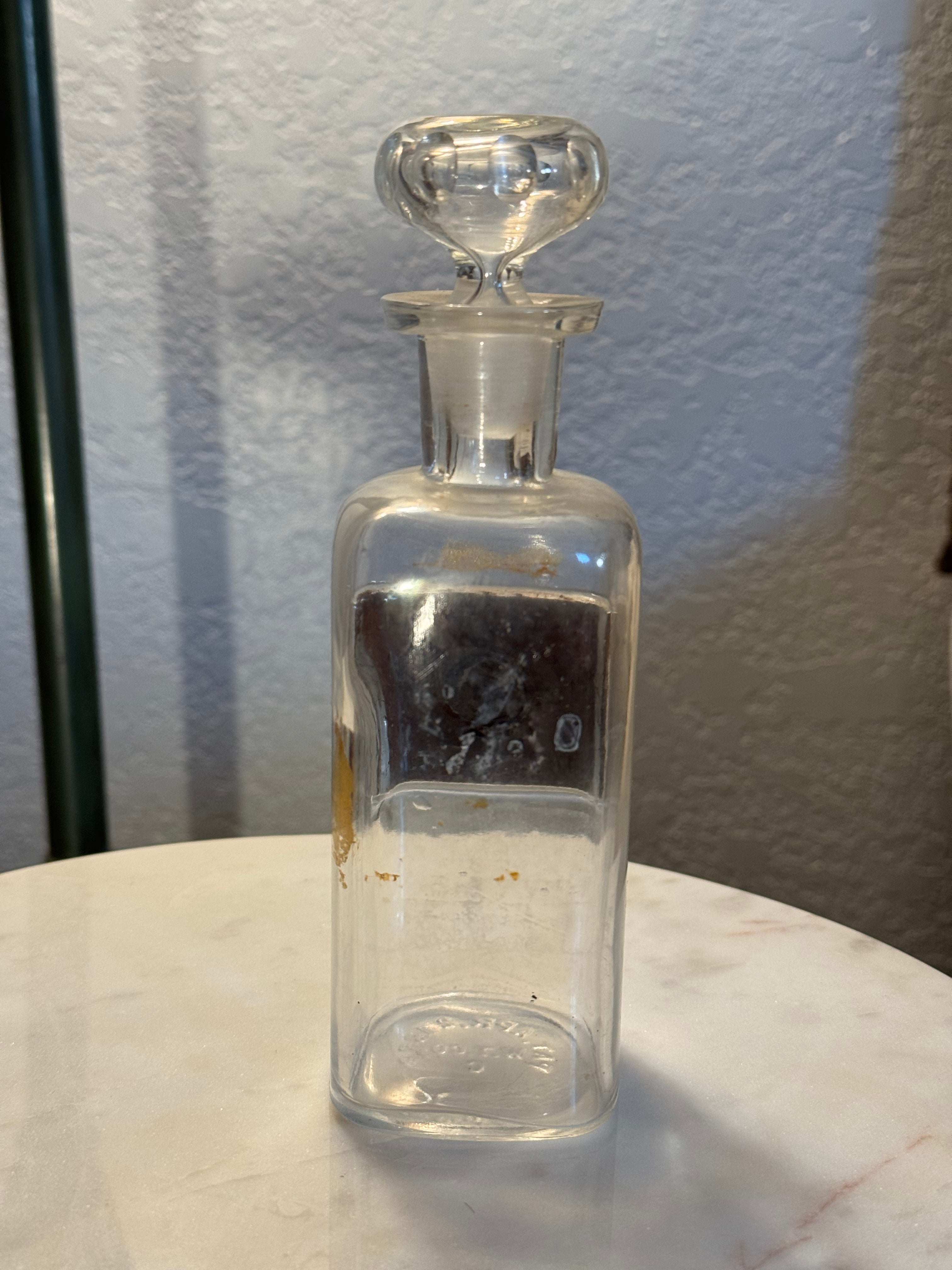 Antique Apothecary Druggist Jar (1890s–1920s)